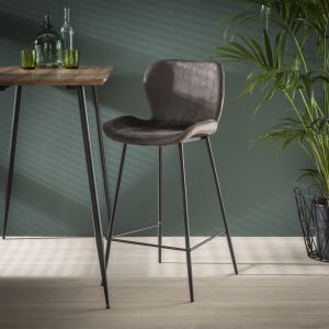 Velvet - barstol i sort metal og antracit grå velour.