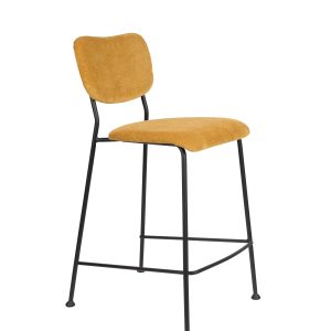 ZUIVER Benson barstol, m. ryglæn og fodstøtte - okkergul fløjl polyester/nylon og sort stål (64,5cm)