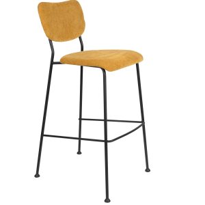 ZUIVER Benson barstol, m. ryglæn og fodstøtte - okkergul fløjl polyester/nylon og sort stål (75,5cm)